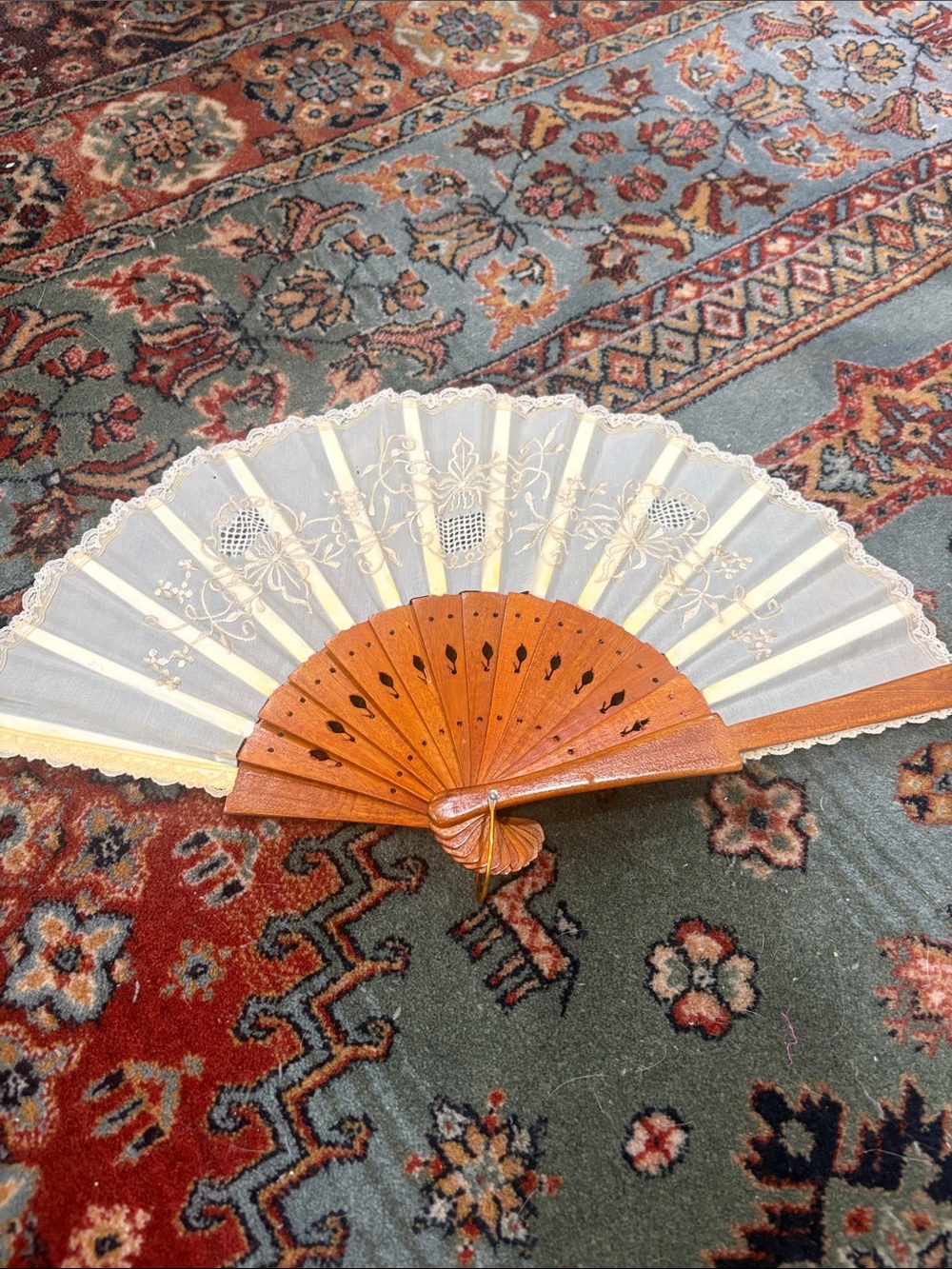 Handmade Jusi and Mahogany Hand Fan: Filipino Pamaypay new